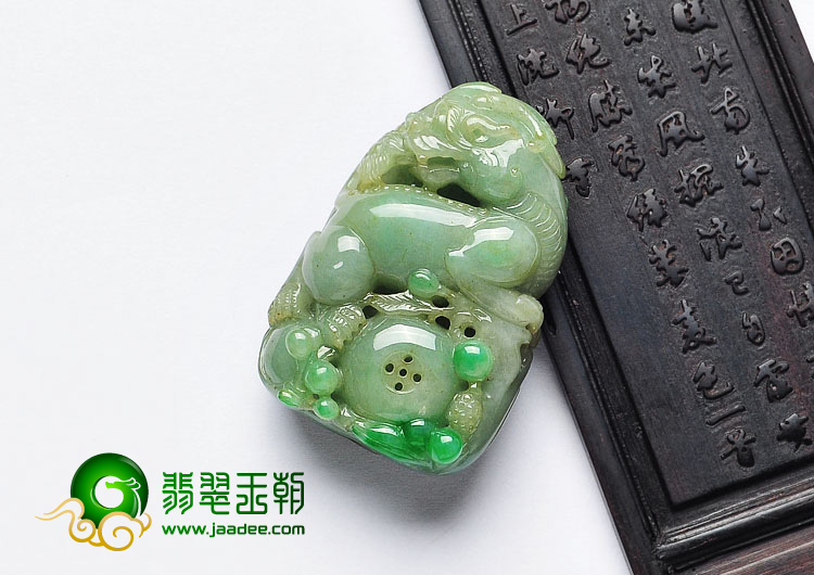 糯冰种翠色缅甸翡翠A货招财貔貅挂件