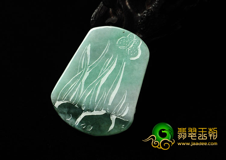 feicui糯冰种豆色缅甸翡翠A货虎牌挂件