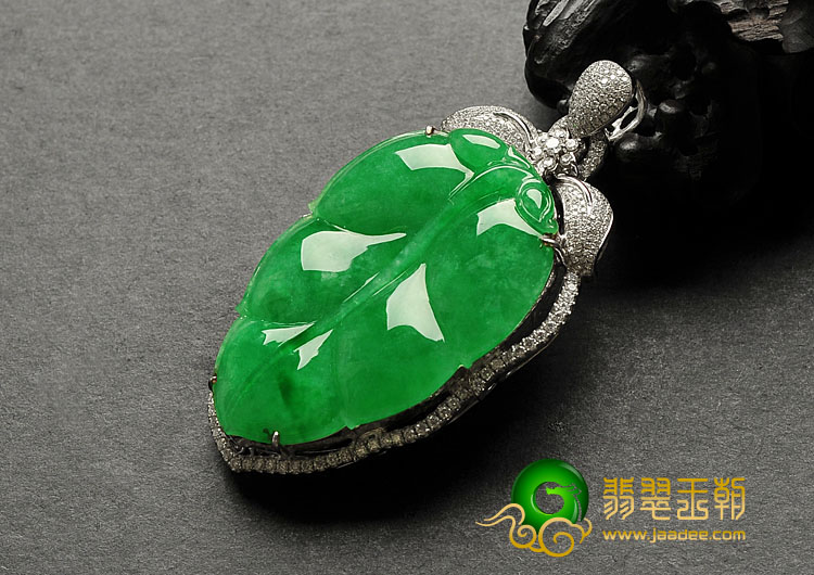 冰种正阳绿缅甸翡翠A货镶白金金枝玉叶胸坠（真钻）