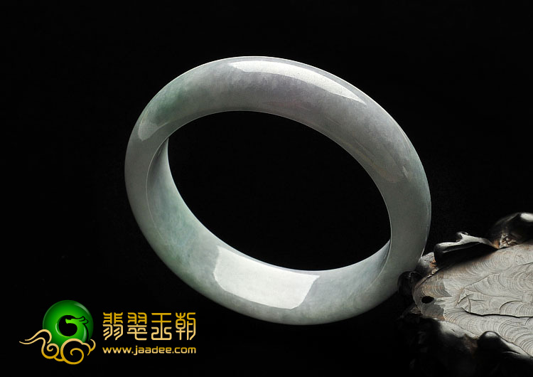 细糯种淡春带彩缅甸翡翠A货手镯（57.2mm）