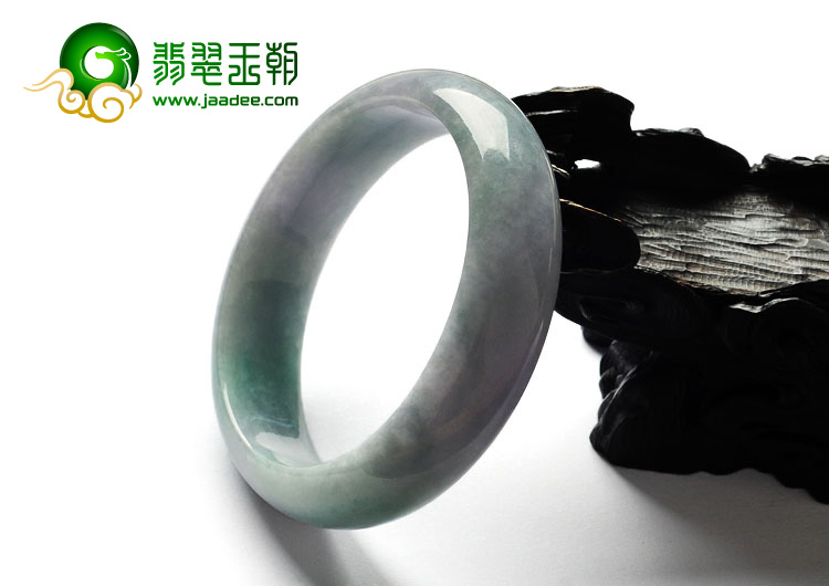 细糯种淡春带彩缅甸翡翠A货手镯（57.2mm）