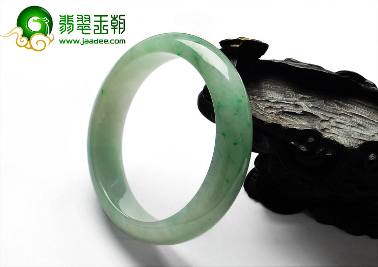 糯冰种晴水略飘翠缅甸翡翠A货手镯（56.6mm）