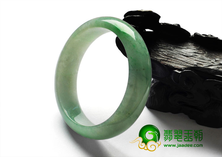 糯冰种晴水缅甸翡翠A货手镯（57mm）