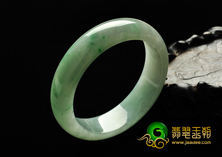 糯冰种晴水缅甸翡翠A货手镯（57mm）