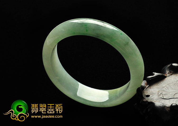 糯冰种淡三彩缅甸翡翠A货手镯（54.8mm）