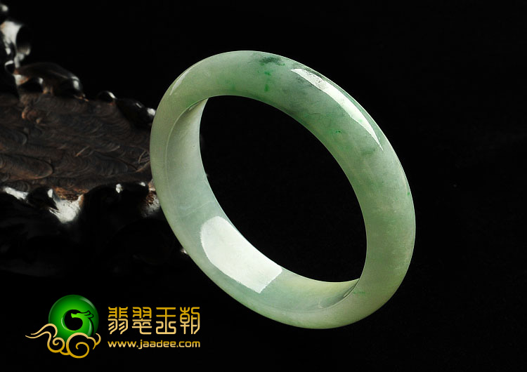 糯冰种淡三彩缅甸翡翠A货手镯（54.8mm）