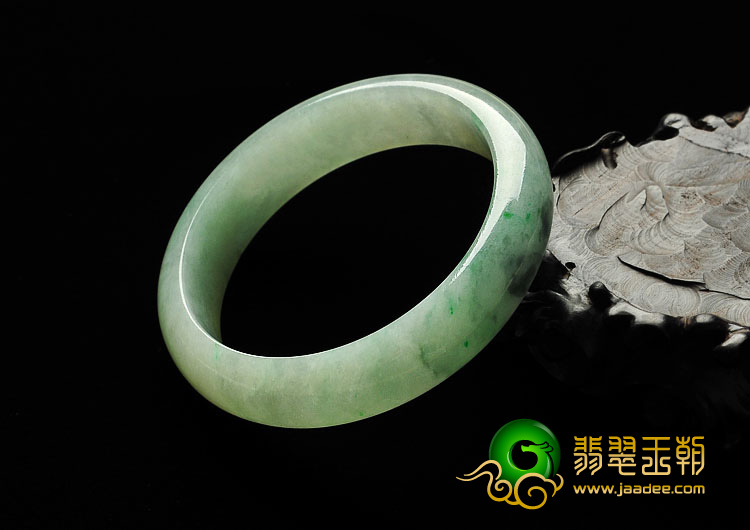 糯冰种淡三彩缅甸翡翠A货手镯（54.8mm）