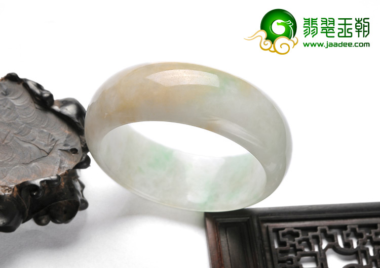 糯冰种淡三彩缅甸翡翠A货手镯（56.2mm）