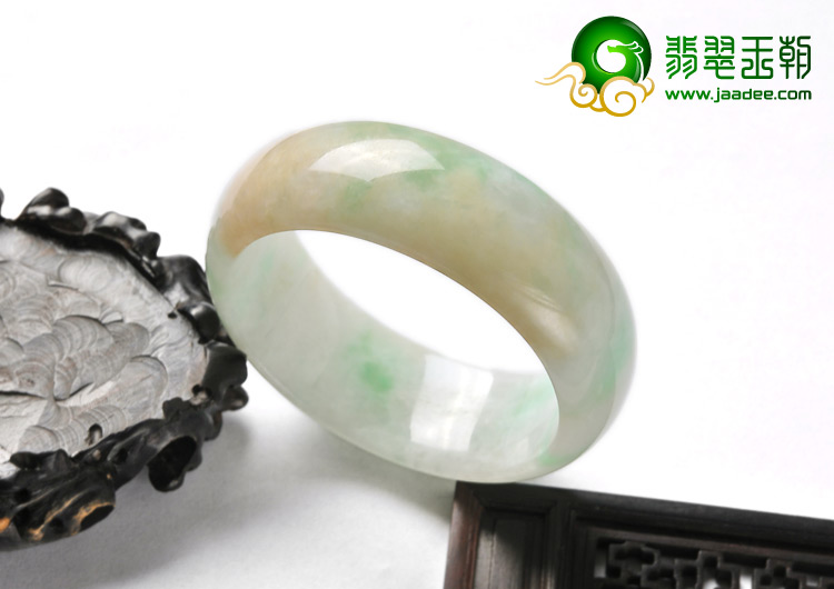 糯冰种淡三彩缅甸翡翠A货手镯（56mm）