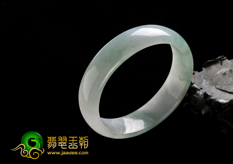 冰种晴水缅甸翡翠A货贵妃镯（58.3mm-52.9mm）