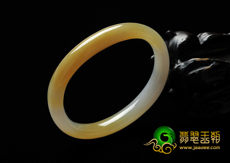 糯冰种黄翡缅甸翡翠A货贵妃镯（49.3mm-45.2mm）