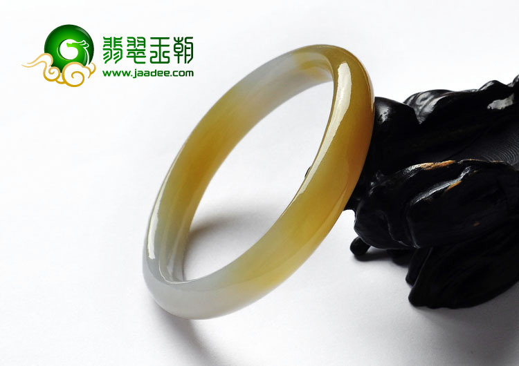 糯冰种黄翡缅甸翡翠A货贵妃镯（49.3mm-45.2mm）
