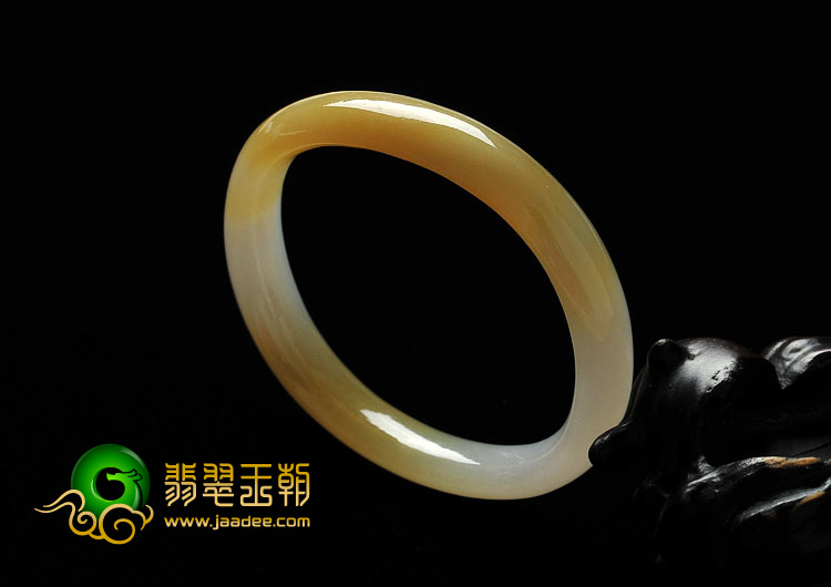 糯冰种黄翡缅甸翡翠A货贵妃镯（49.3mm-45.2mm）
