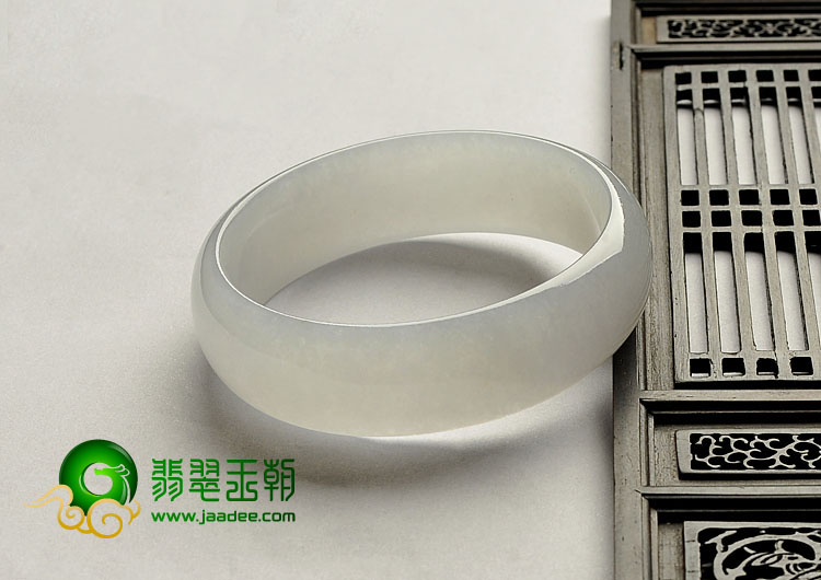 冰种白色缅甸翡翠A货手镯（58.5mm）