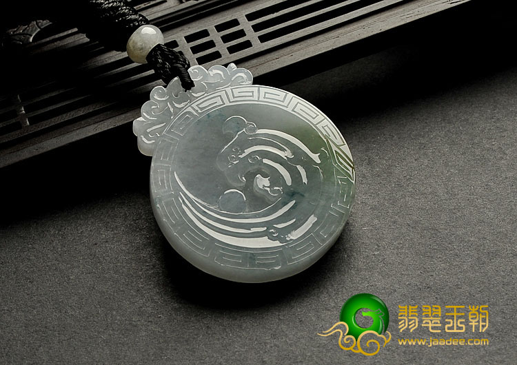 糯冰种晴水略飘花缅甸翡翠A货龙凤圆牌挂件