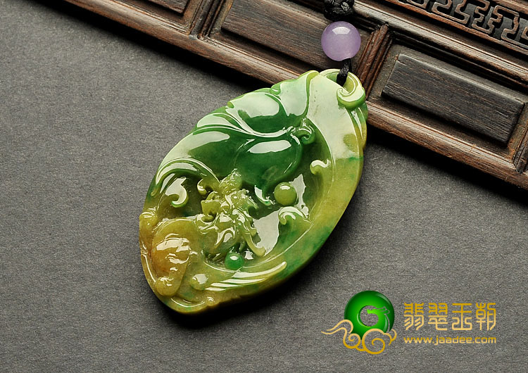 糯冰种黄加绿缅甸翡翠A货龙成大业挂件
