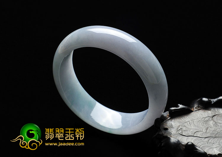 糯冰种淡春带彩缅甸翡翠A货手镯（58.5mm）