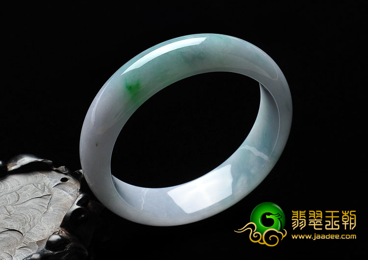 糯冰种淡春带彩缅甸翡翠A货手镯（58.8mm）