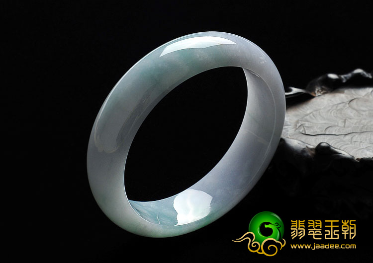 糯冰种淡春带彩缅甸翡翠A货手镯（58.8mm）