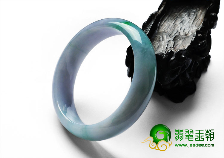 糯冰种淡春带彩缅甸翡翠A货手镯（58.8mm）
