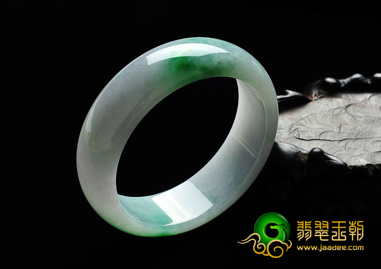 糯冰种翠色缅甸翡翠A货手镯（56.4mm）