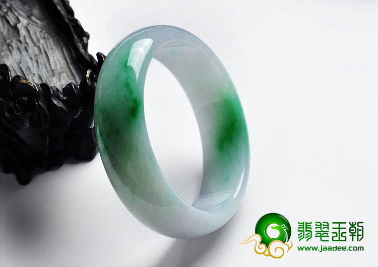 糯冰种翠色缅甸翡翠A货手镯（56.4mm）