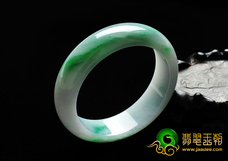 糯冰种翠色缅甸翡翠A货手镯（60.2mm）