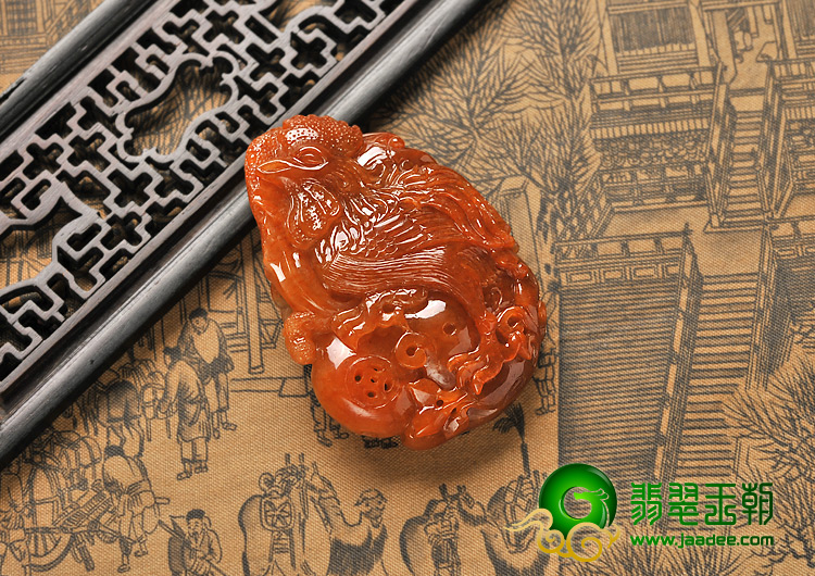 糯冰种红翡缅甸翡翠A货冠上加官挂件