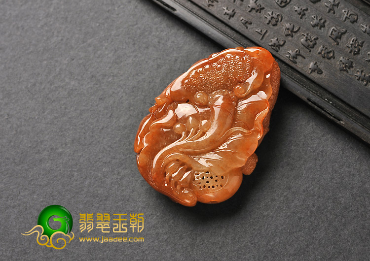 糯冰种红翡缅甸翡翠A货冠上加官挂件