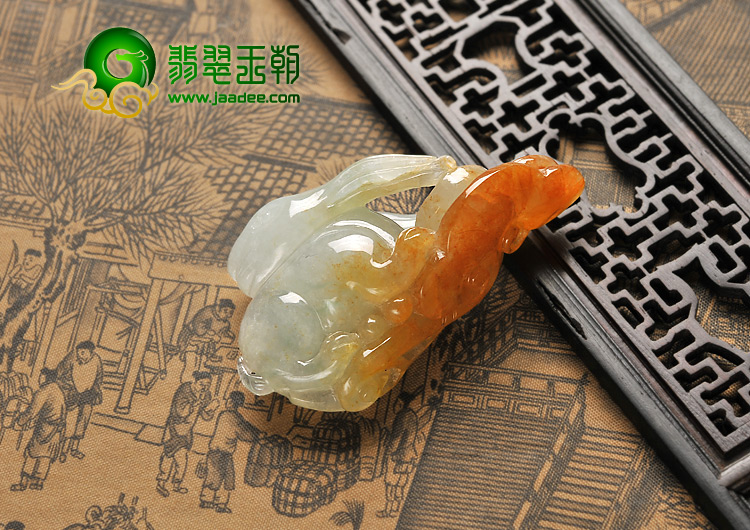 (超值推荐)糯冰种黄翡缅甸翡翠A货玉兔挂件
