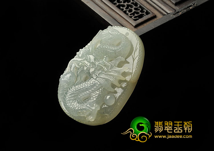 冰种淡晴水缅甸翡翠A货飞龙挂件
