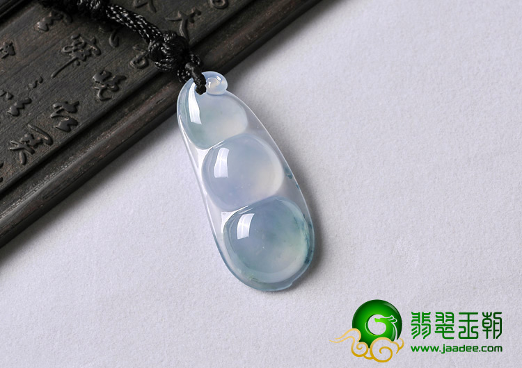 冰玻种飘花缅甸翡翠A货四季豆挂件