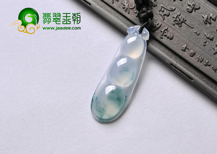 冰玻种飘花缅甸翡翠A货四季豆挂件