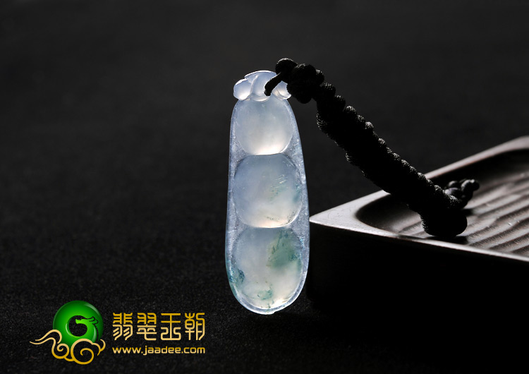 冰玻种飘花缅甸翡翠A货四季豆挂件