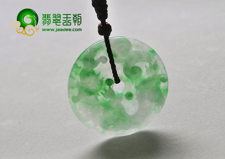 糯冰种翠色缅甸翡翠A货龙牌挂件