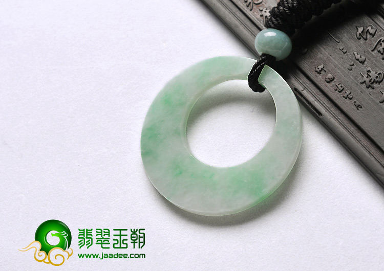 糯冰种翠色缅甸翡翠A货平安环挂件