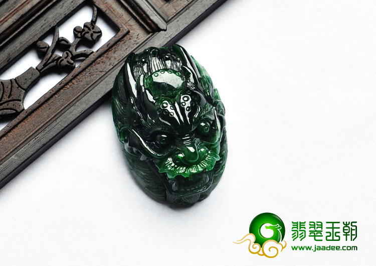 糯冰种浓绿缅甸翡翠A货龙头挂件
