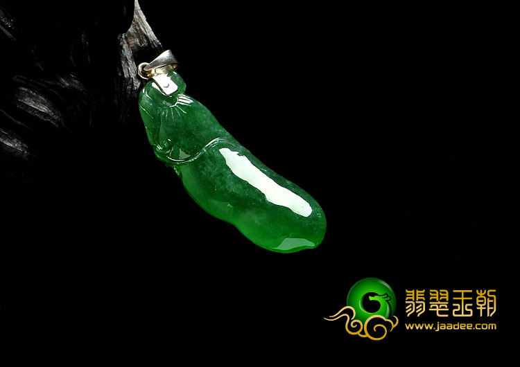冰种阳绿满绿缅甸翡翠A货四季豆挂件