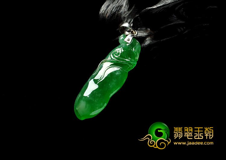冰种阳绿满绿缅甸翡翠A货四季豆挂件
