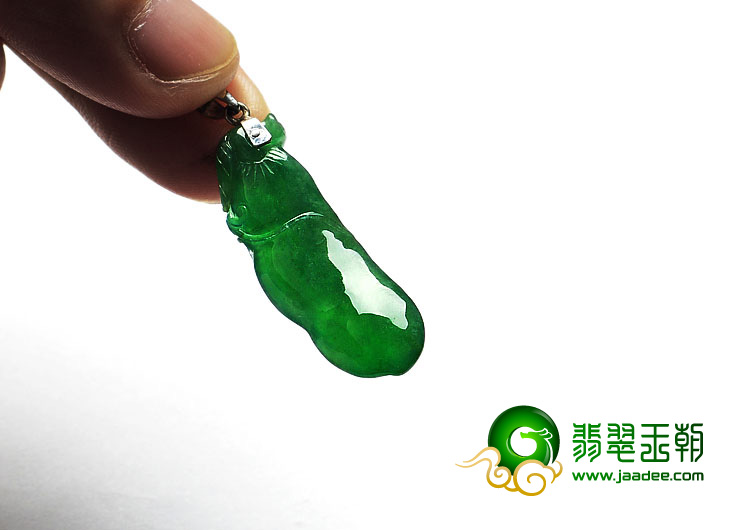 冰种阳绿满绿缅甸翡翠A货四季豆挂件