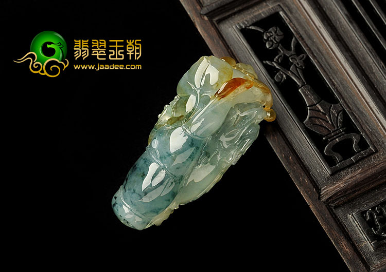冰种黄翡飘花缅甸翡翠A货鱼龙变挂件
