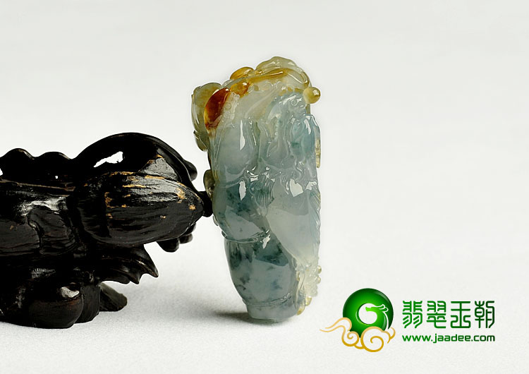 冰种黄翡飘花缅甸翡翠A货鱼龙变挂件