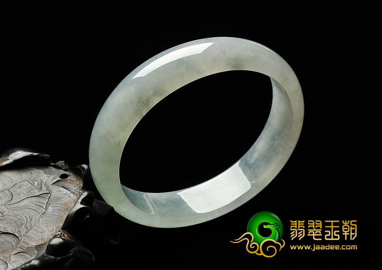 冰种淡晴水缅甸翡翠A货贵妃镯（55.8mm-50.7mm）