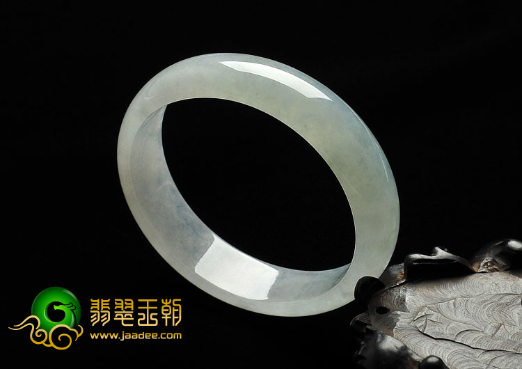 冰种淡晴水缅甸翡翠A货贵妃镯（55.8mm-50.7mm）