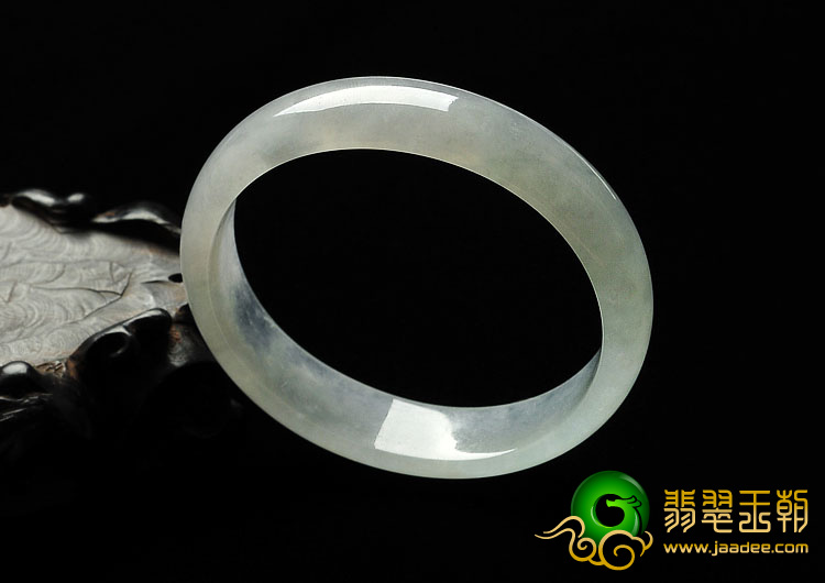 冰种淡晴水缅甸翡翠A货贵妃镯（55.8mm-50.7mm）