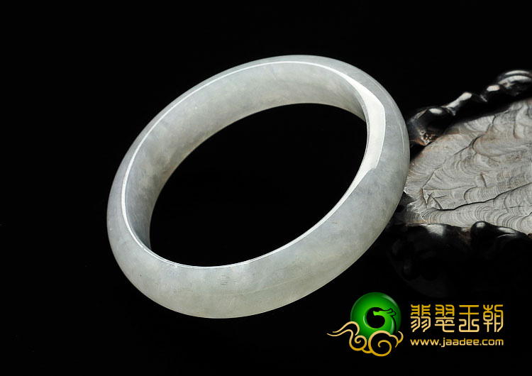 冰种淡晴水缅甸翡翠A货手镯（63.6mm ）