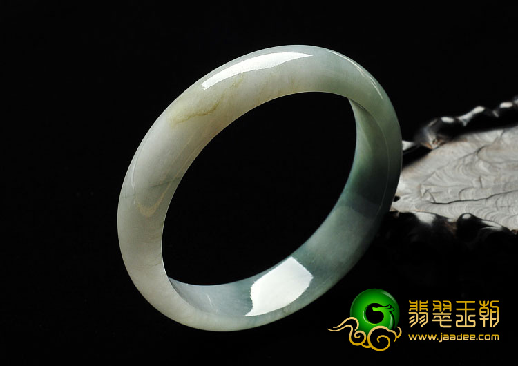 糯冰种飘花缅甸翡翠A货手镯（64.6mm）