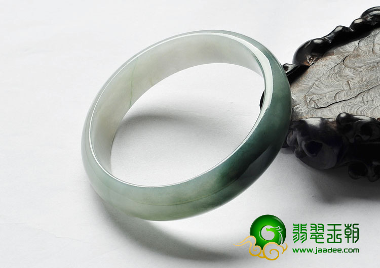 糯冰种飘花缅甸翡翠A货手镯（64.6mm）