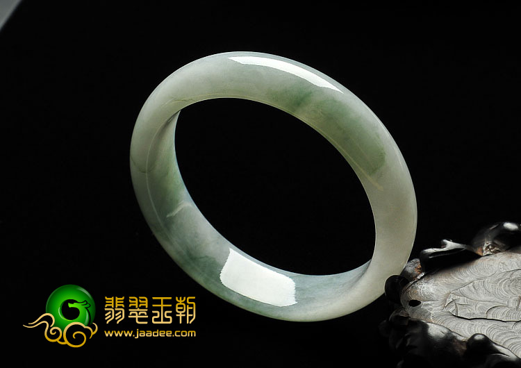 糯冰种飘花缅甸翡翠A货手镯（57.7mm）