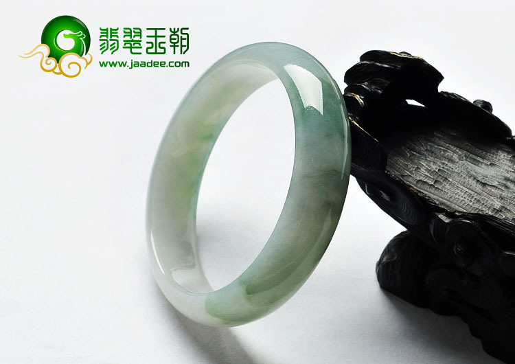 糯冰种飘花缅甸翡翠A货手镯（57.7mm）